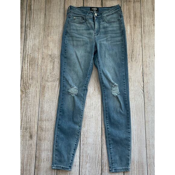 Women's size 2 (w-26) Super Skinny Highrise Levi Jeans - Picture 3 of 10